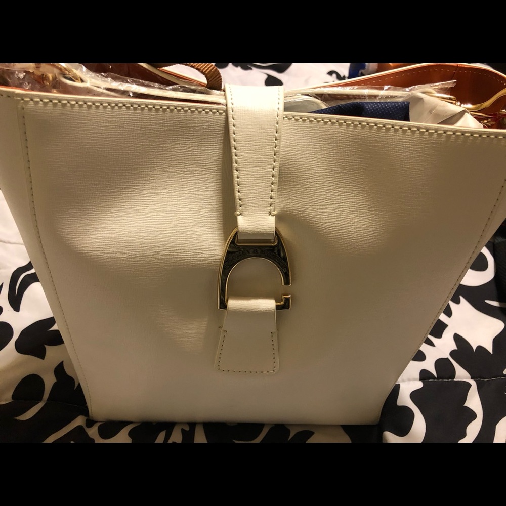 Dooney and Bourke All Leather Handbag